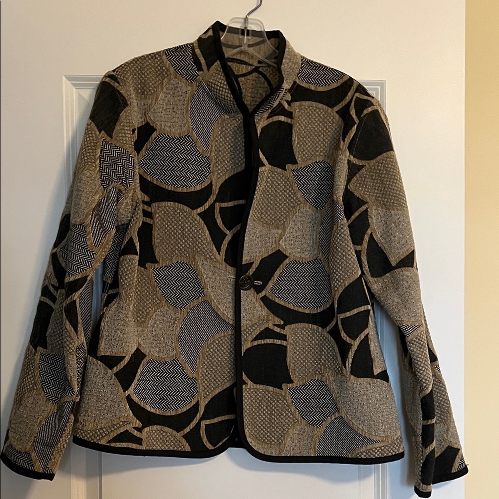 Women's Reversible Black and Tan Patterned Jacket